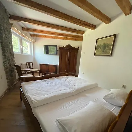 Garni Oblacinsko Jezero Szálloda