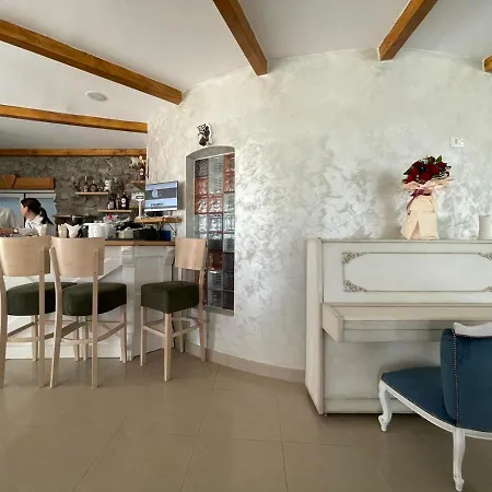 Szálloda Garni Oblacinsko Jezero 4*