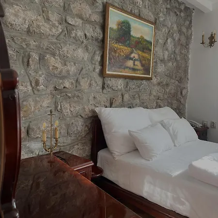 Garni Oblacinsko Jezero Szálloda 4*